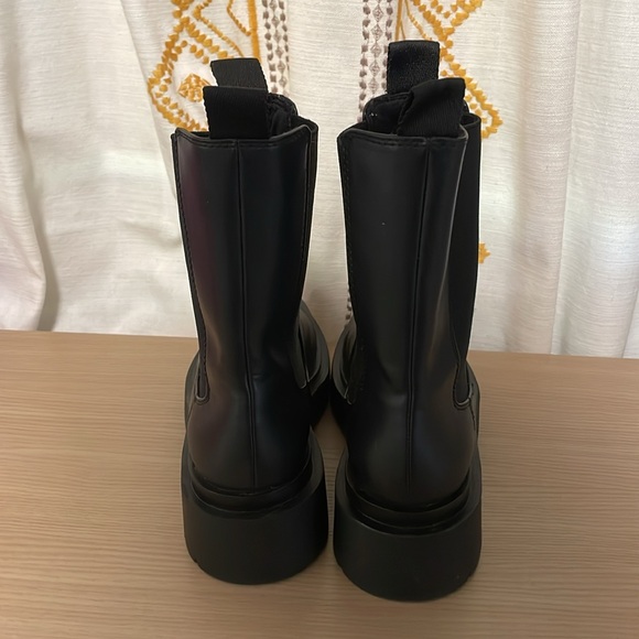 H&M Chunky Chelsea Boots - Picture 3 of 4